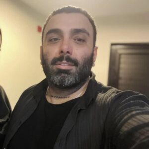 دانلود آهنگ مسعود صادقلو مطمئن باش عاشق بود برمیگرده